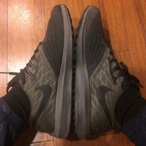 Nike Zoom Winflo 4 Womens Running Shoes